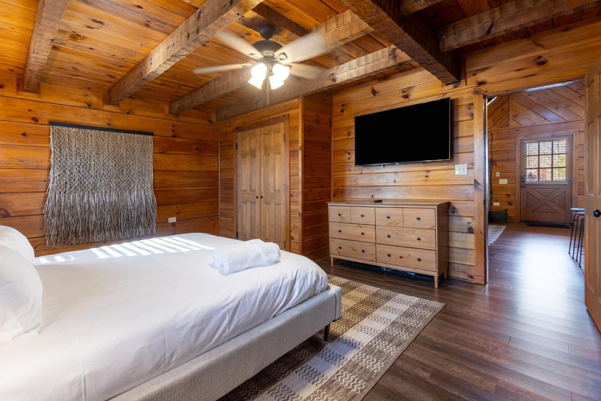 Dudley II By Avantstay Comfortable Cabin W Hot Tub Views Pigeon Forge Exterior foto