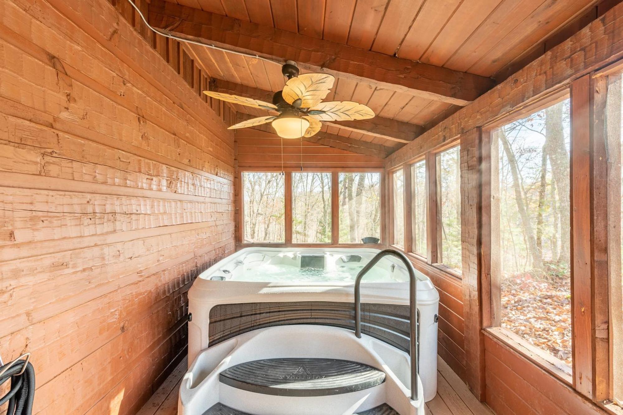 Dudley II By Avantstay Comfortable Cabin W Hot Tub Views Pigeon Forge Exterior foto